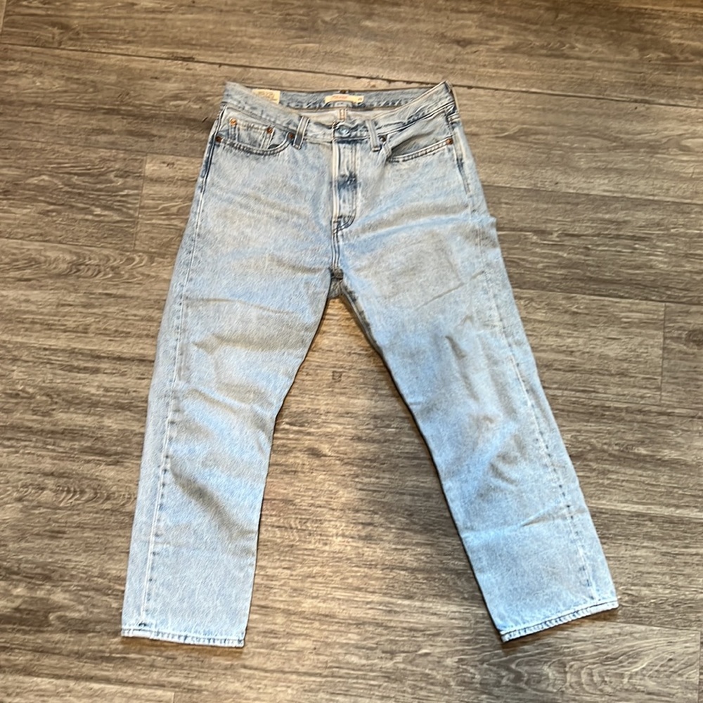 Levi wedgie straight